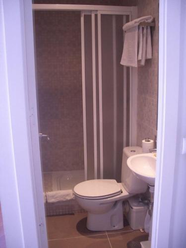 Hostal Santa Isabel Madrid Bagian luar foto