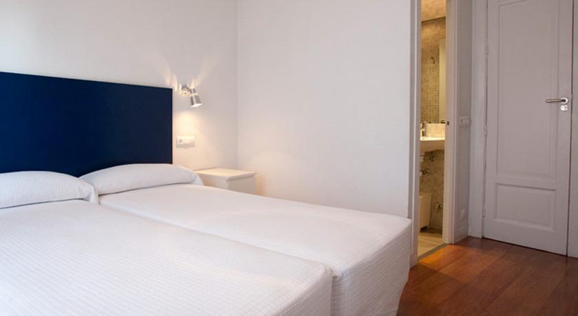 Hostal Santa Isabel Madrid Ruang foto